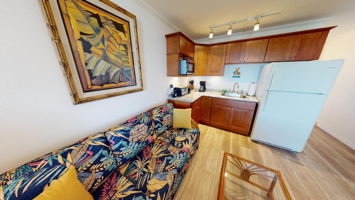 Condo in Kailua-Kona · ★4.89 · 1 bedroom · 2 beds · 1 private bath - Photo 3
