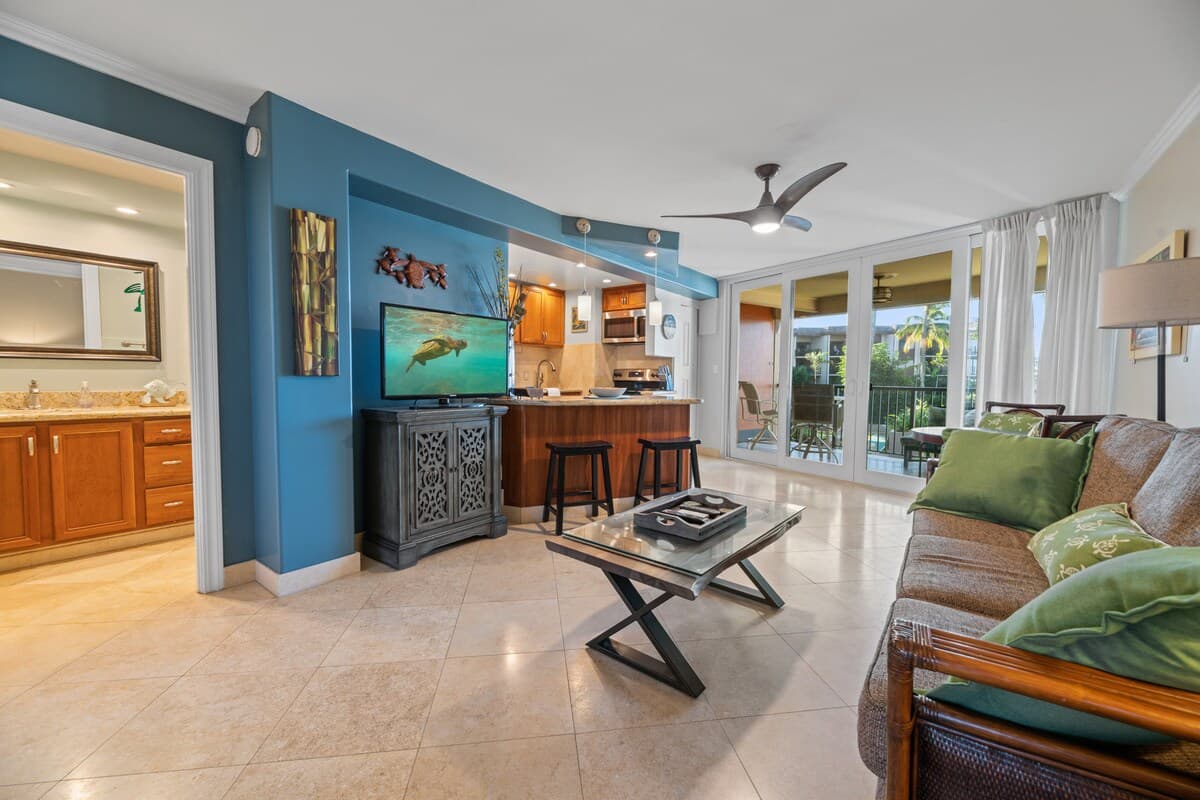 Condo in Lahaina · ★4.99 · 1 bedroom · 1 bed · 1 private bath - Photo 2