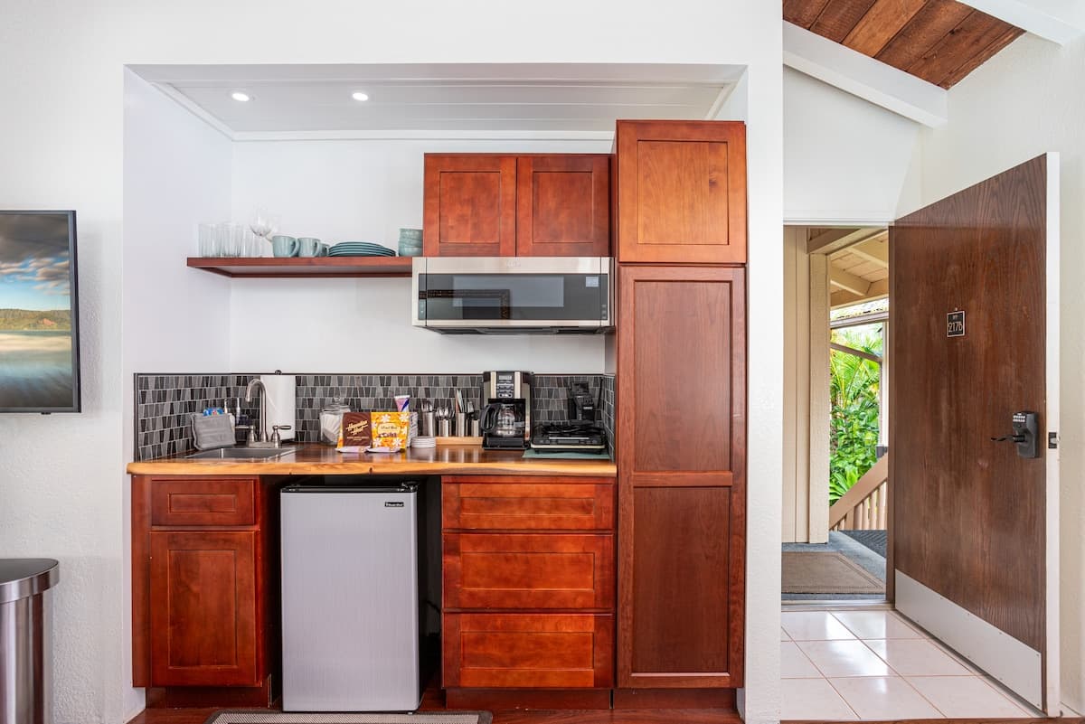 Condo in Princeville · ★4.88 · 1 bedroom · 1 bed · 1 bath - Photo 2