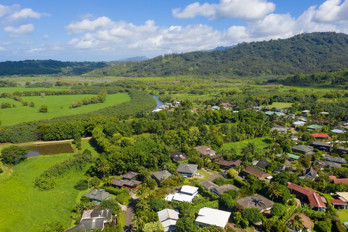 Home in Hanalei · ★5.0 · 5 bedrooms · 6 beds · 3 baths - Photo 5
