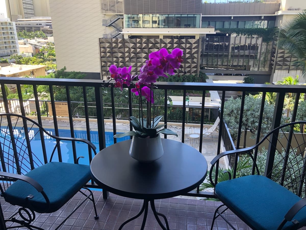 Condo in Honolulu · ★4.93 · 1 bedroom · 3 beds · 1 private bath - Photo 1