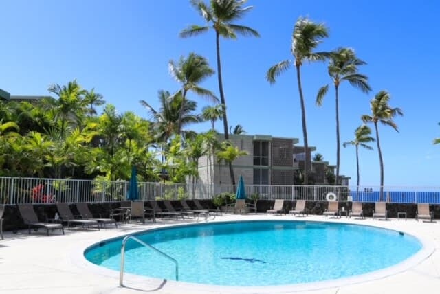 Condo in Kailua-Kona · ★4.7 · 1 bedroom · 1 bed · 1 bath - Photo 2
