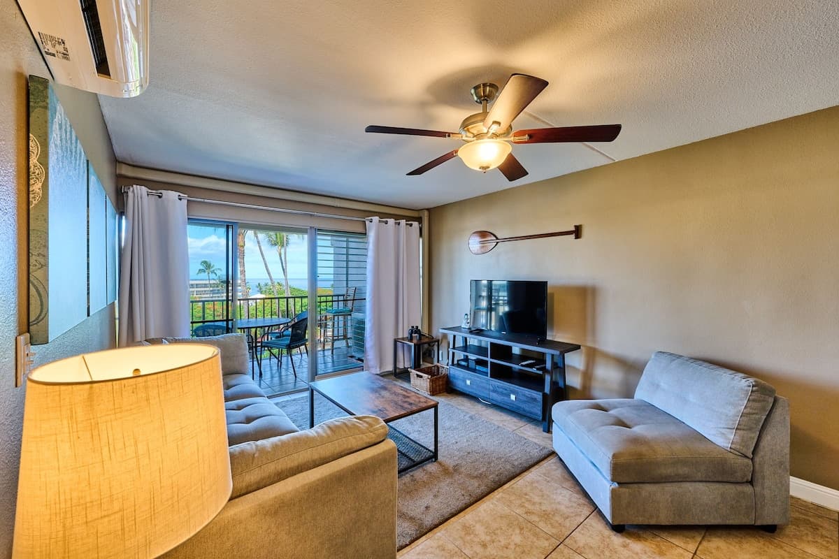 Condo in Kihei · ★4.9 · 2 bedrooms · 3 beds · 2 baths - Photo 3