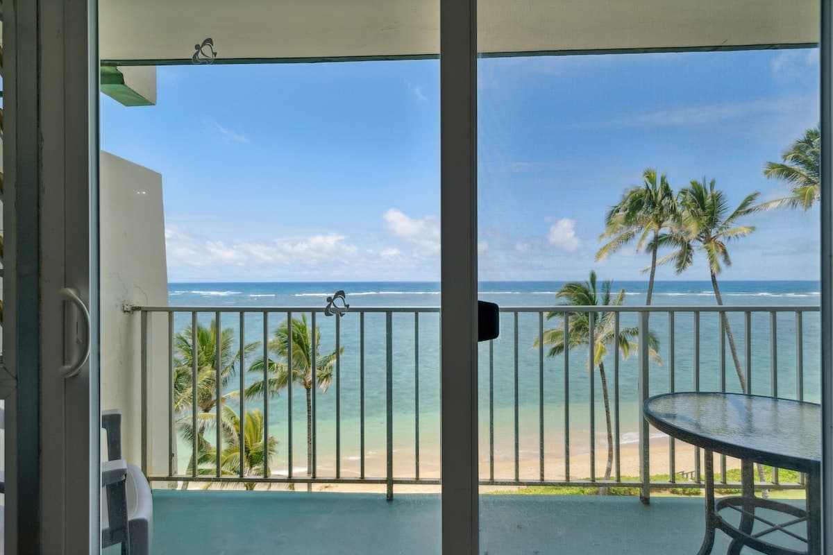Condo in Hauula · ★4.76 · 3 bedrooms · 4 beds · 2 private baths - Photo 5