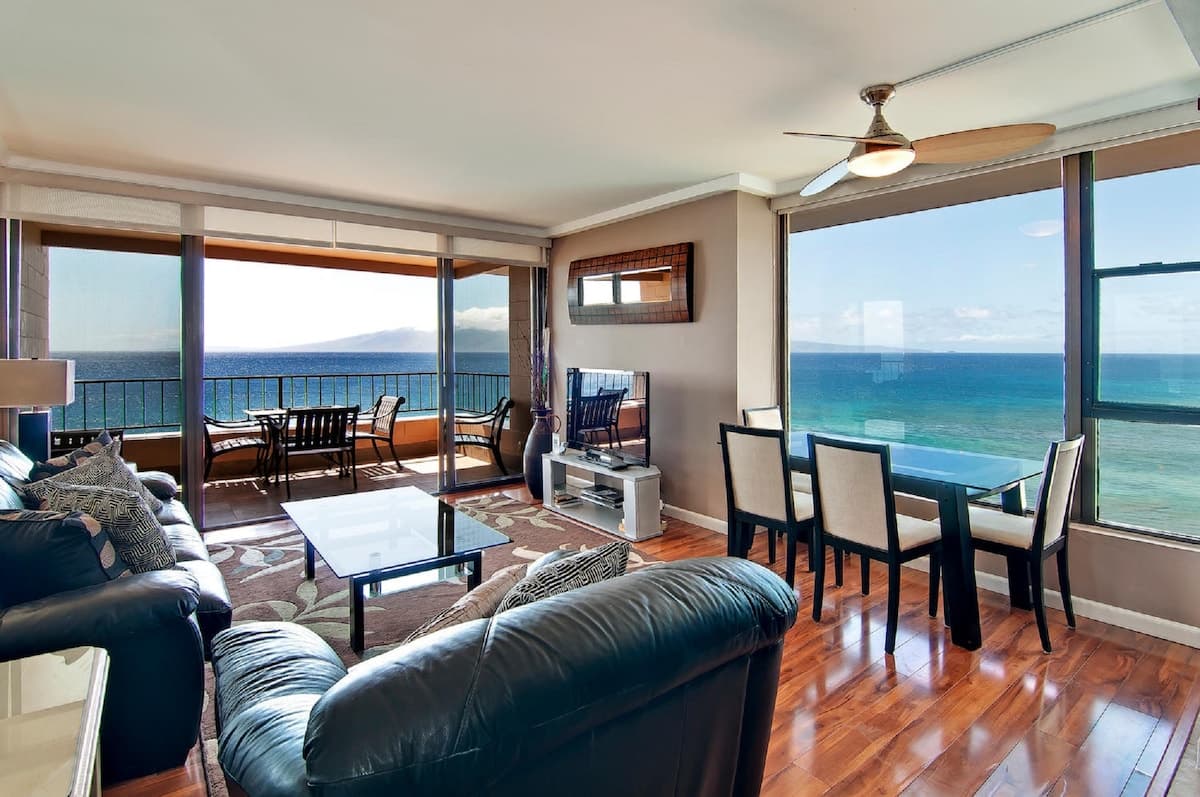 Condo in Lahaina · ★4.83 · 1 bedroom · 2 beds · 1 bath - Photo 2