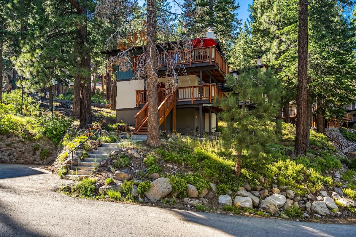 Chalet in Incline Village · ★4.94 · 3 bedrooms · 4 beds · 2 private baths - Photo 1