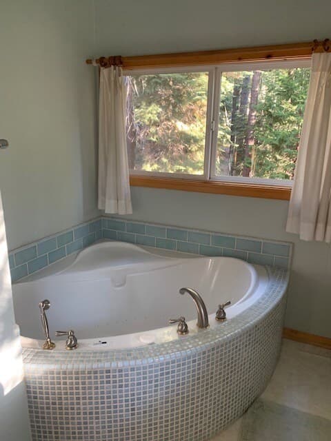 Old Tahoe Cabin 2 Blocks from Lake + Hot Tub - Photo 4