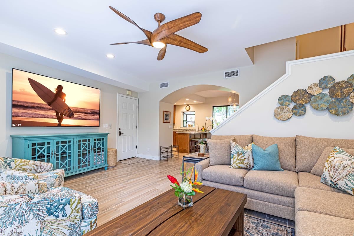 Townhouse in Lahaina · ★4.97 · 3 bedrooms · 4 beds · 2.5 private baths - Photo 2