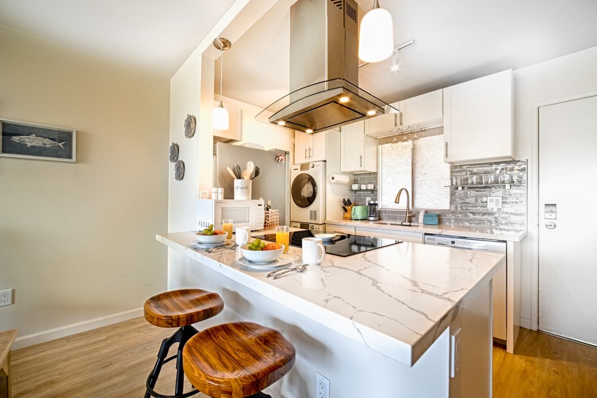Condo in Kihei · ★4.96 · 2 bedrooms · 3 beds · 2 baths - Photo 1