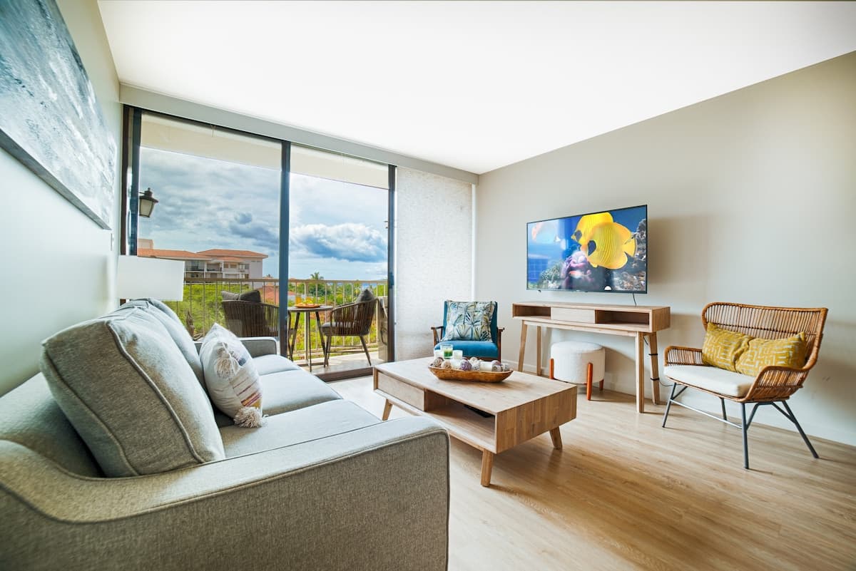 Condo in Kihei · ★4.96 · 2 bedrooms · 3 beds · 2 baths - Photo 3