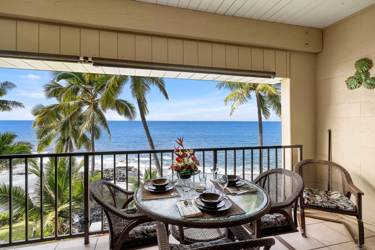 Condo in Kailua-Kona · ★4.96 · 2 bedrooms · 2 beds · 2 baths - Photo 3