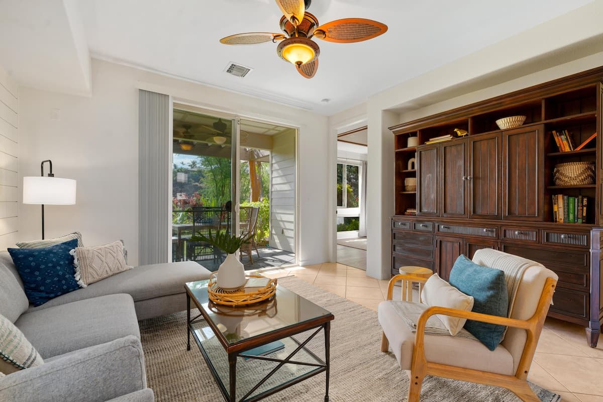 Townhouse in Waimea · ★4.9 · 3 bedrooms · 4 beds · 2 baths - Photo 1