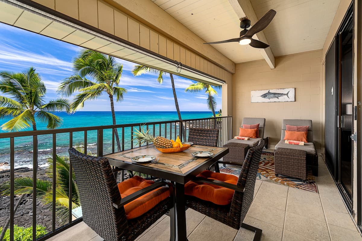 Condo in Kailua-Kona · ★4.96 · 2 bedrooms · 3 beds · 2 private baths - Photo 3