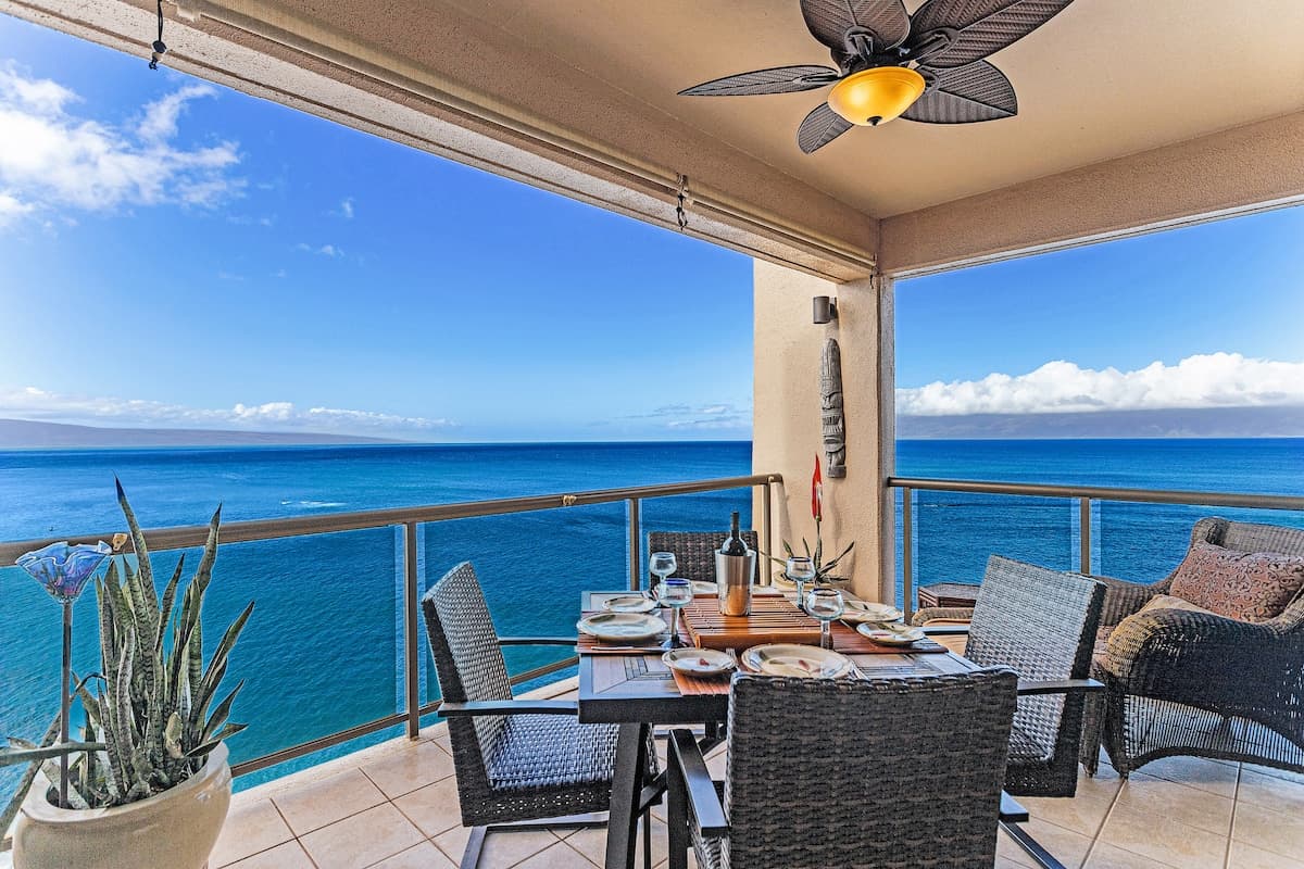 Condo in Lahaina · ★4.93 · 2 bedrooms · 3 beds · 2 private baths - Photo 3