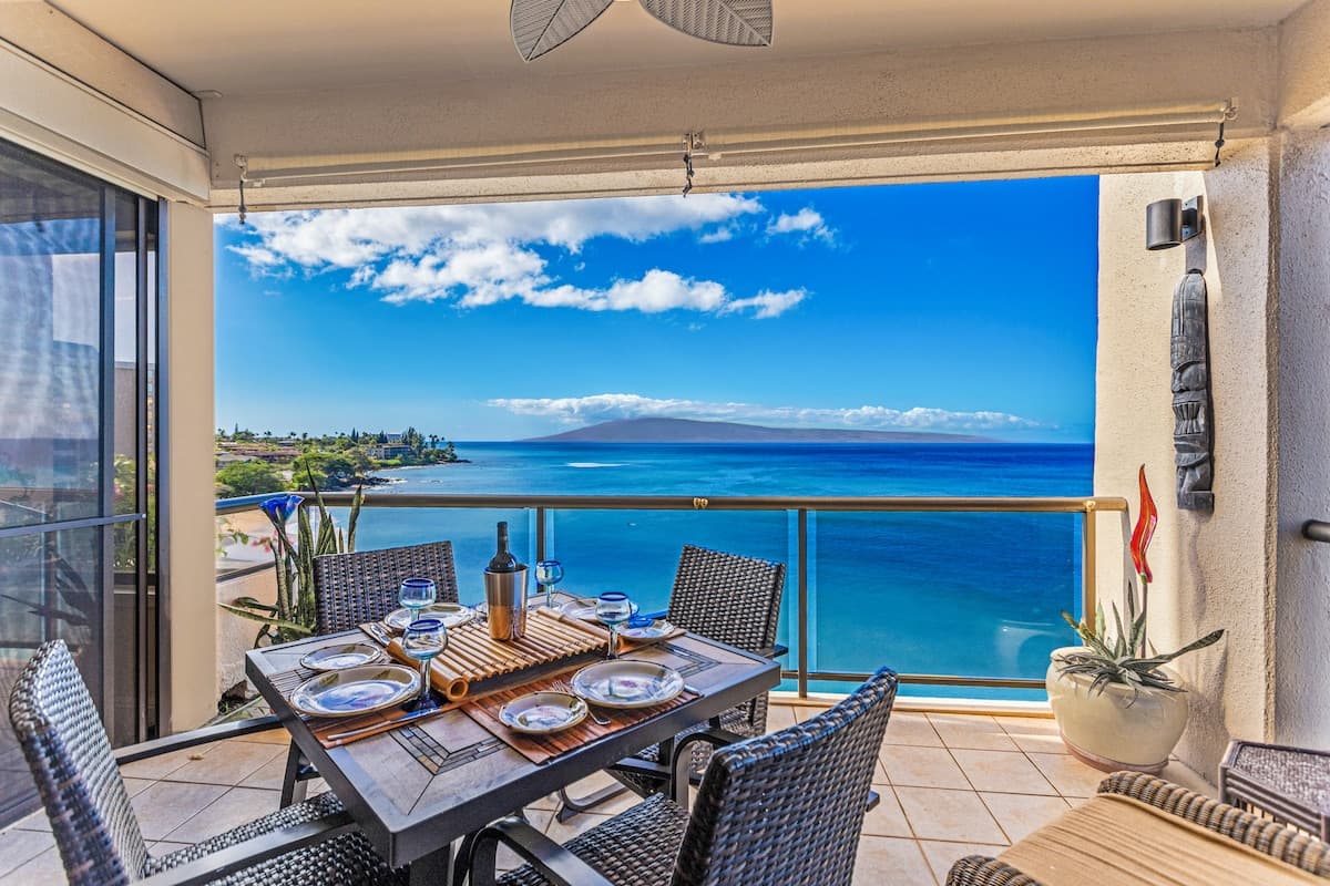 Condo in Lahaina · ★4.93 · 2 bedrooms · 3 beds · 2 private baths - Photo 4