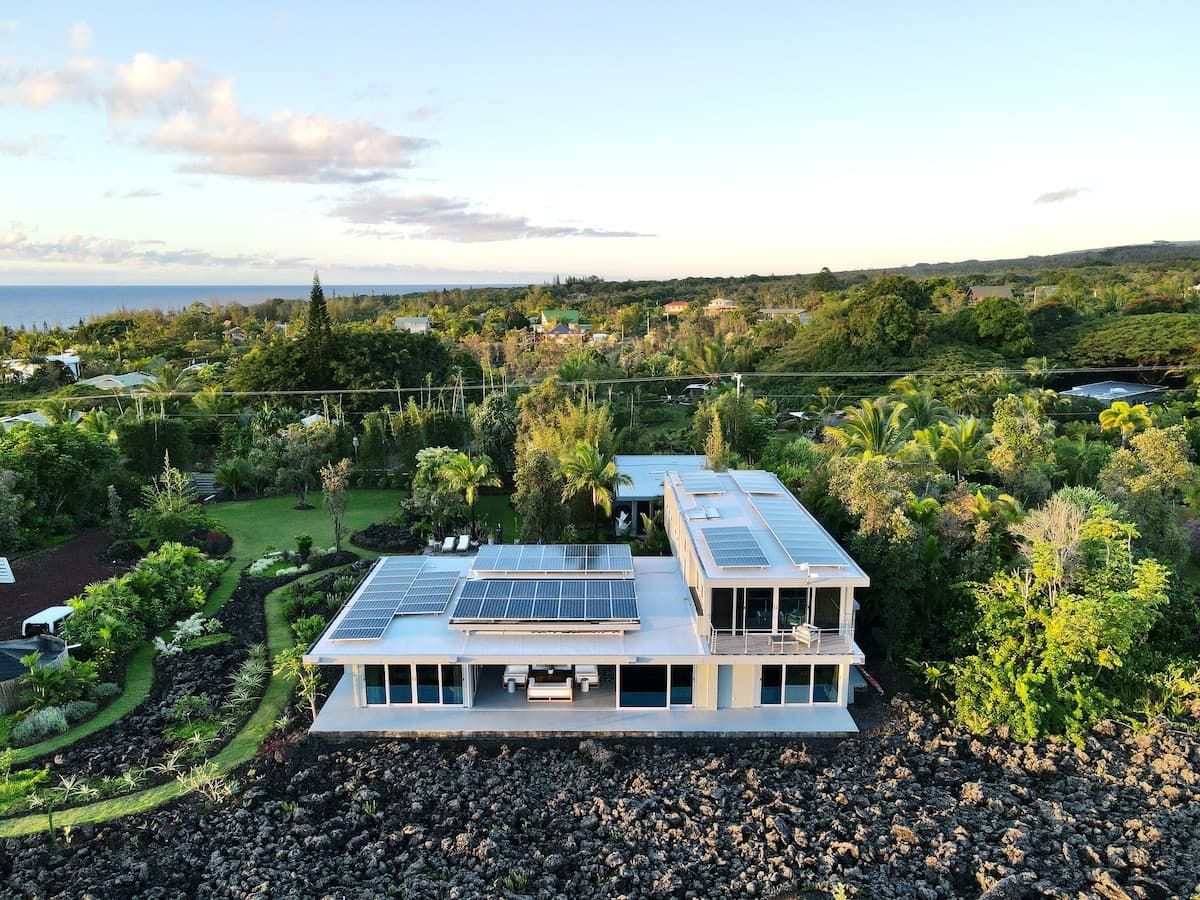 Villa in Pahoa · ★4.95 · 2 bedrooms · 4 beds · 2 baths - Photo 3