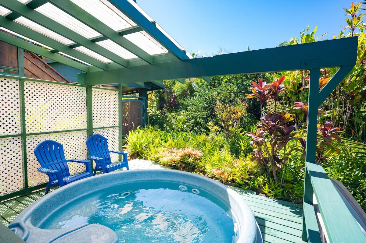 Home in Haiku · ★4.98 · 2 bedrooms · 3 beds · 2 baths - Photo 3