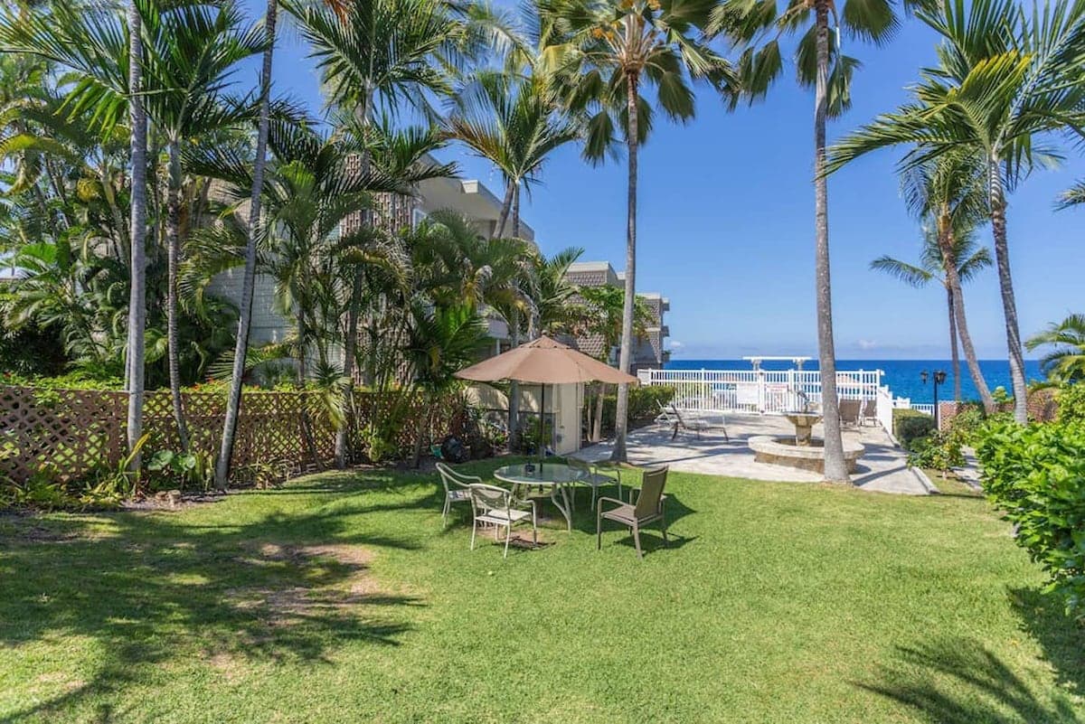 Condo in Kailua-Kona · ★4.82 · 1 bedroom · 3 beds · 1 bath - Photo 4