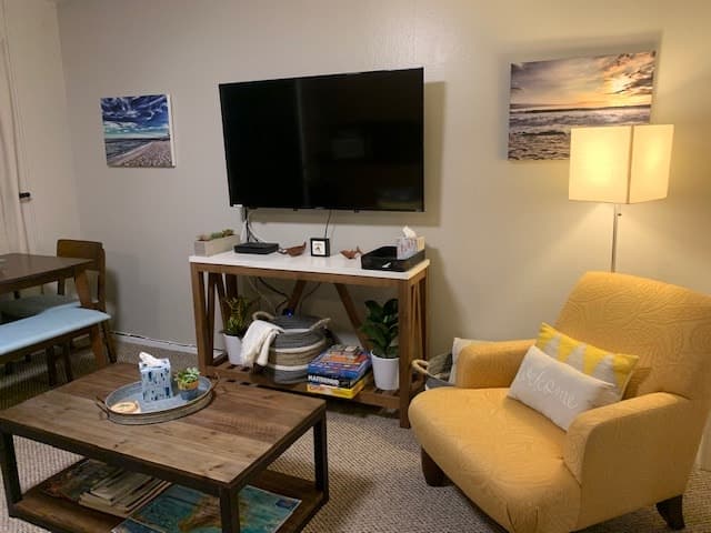 Condo in Kailua-Kona · ★4.82 · 1 bedroom · 3 beds · 1 bath - Photo 3