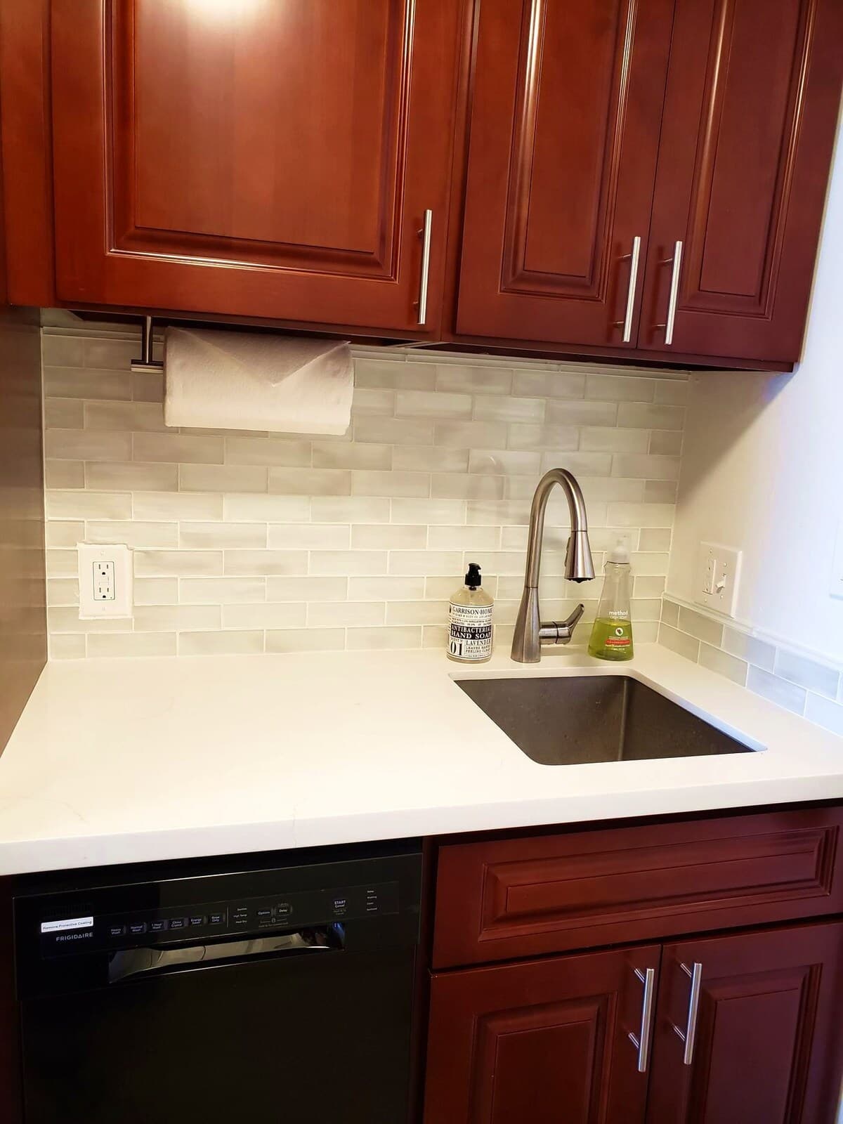 Condo in Honolulu · ★4.82 · Studio · 2 beds · 1 private bath - Photo 2