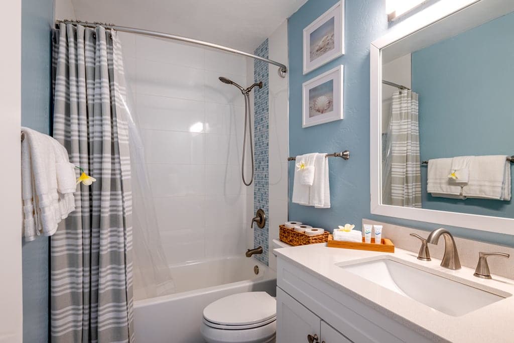 Condo in Kailua-Kona · ★4.86 · 2 bedrooms · 3 beds · 2 baths - Photo 5