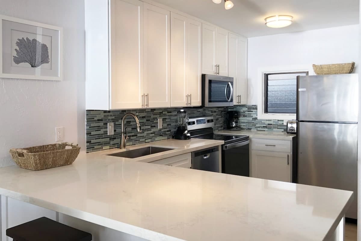 Condo in Kailua-Kona · ★4.86 · 2 bedrooms · 3 beds · 2 baths - Photo 2