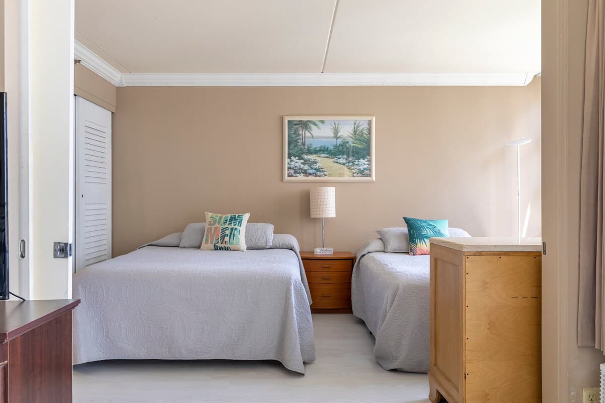 Condo in Honolulu · ★4.9 · 1 bedroom · 3 beds · 1 private bath - Photo 2