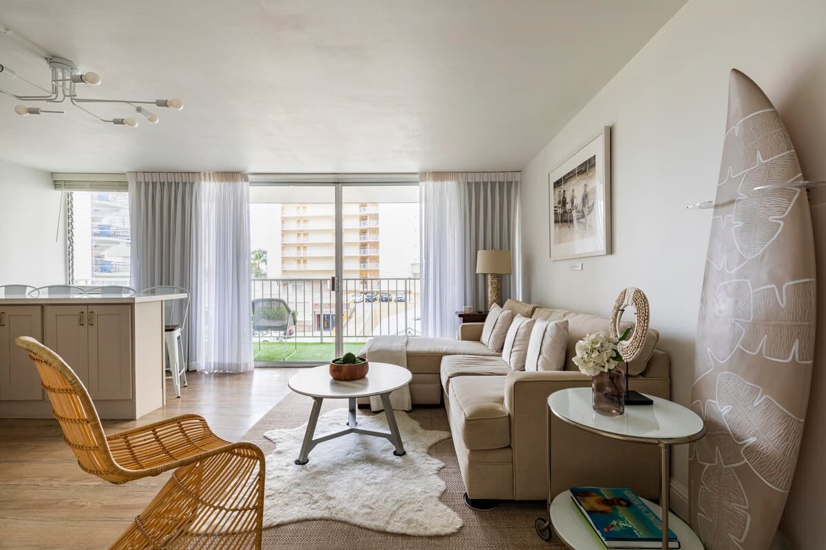 Condo in Honolulu · ★4.77 · 1 bedroom · 2 beds · 1 private bath - Photo 1