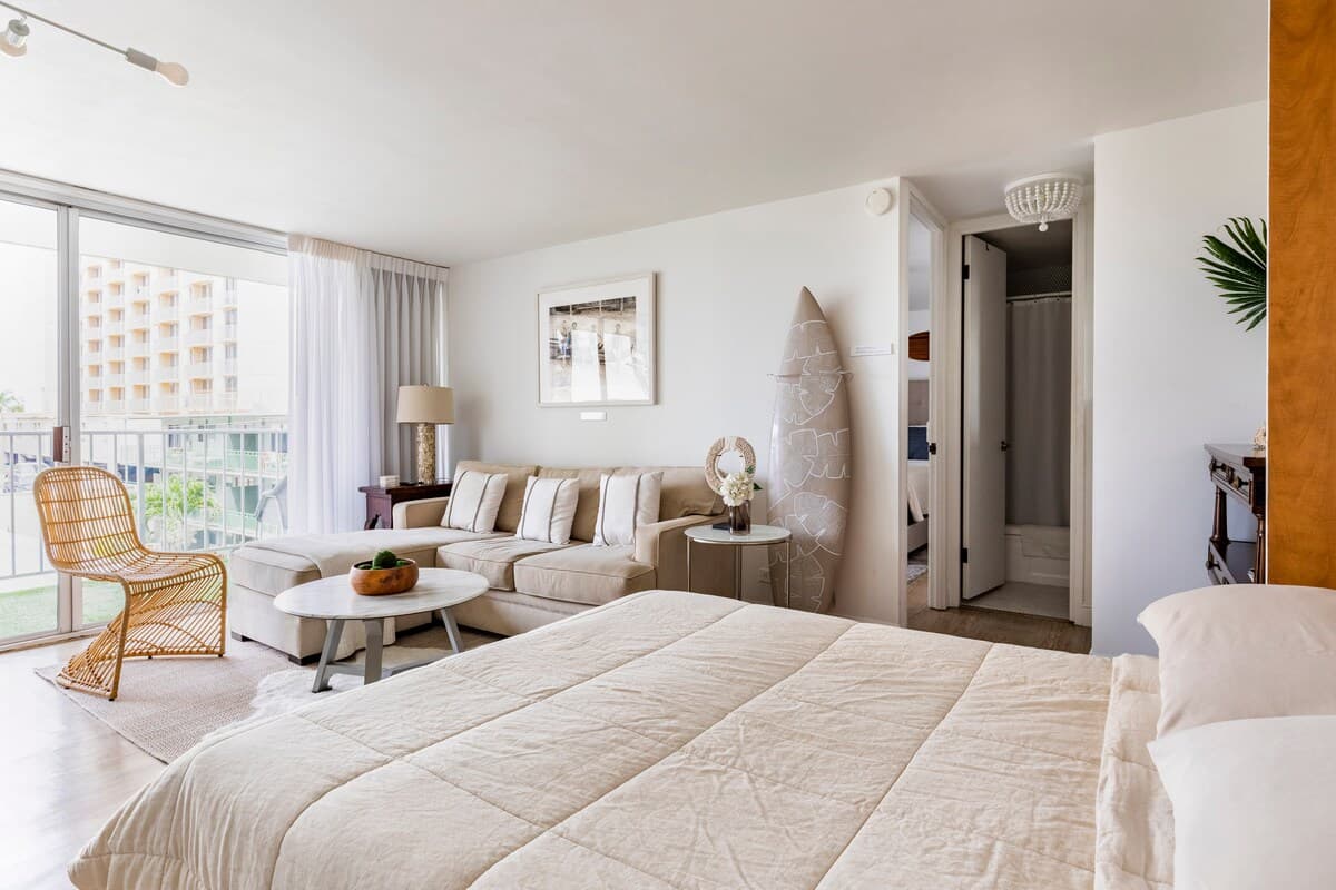 Condo in Honolulu · ★4.77 · 1 bedroom · 2 beds · 1 private bath - Photo 2