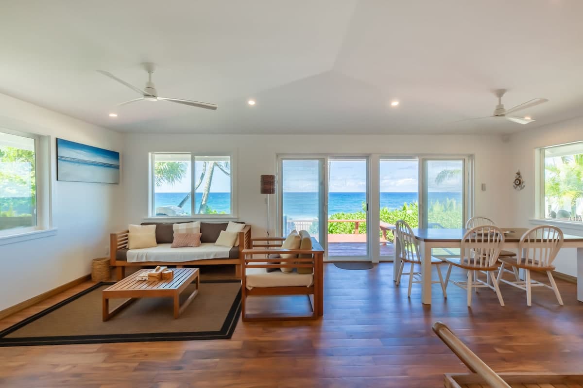 Home in Haleiwa · ★4.91 · 3 bedrooms · 4 beds · 3.5 private baths - Photo 5