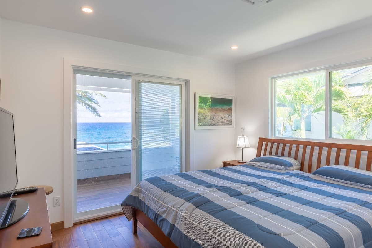 Home in Haleiwa · ★4.91 · 3 bedrooms · 4 beds · 3.5 private baths - Photo 3