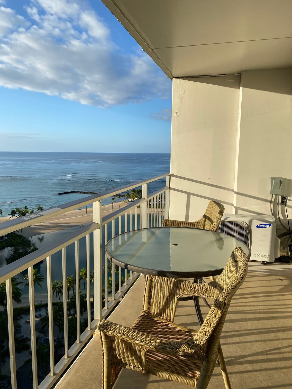 Condo in Honolulu · ★4.9 · 1 bedroom · 3 beds · 1 private bath - Photo 5