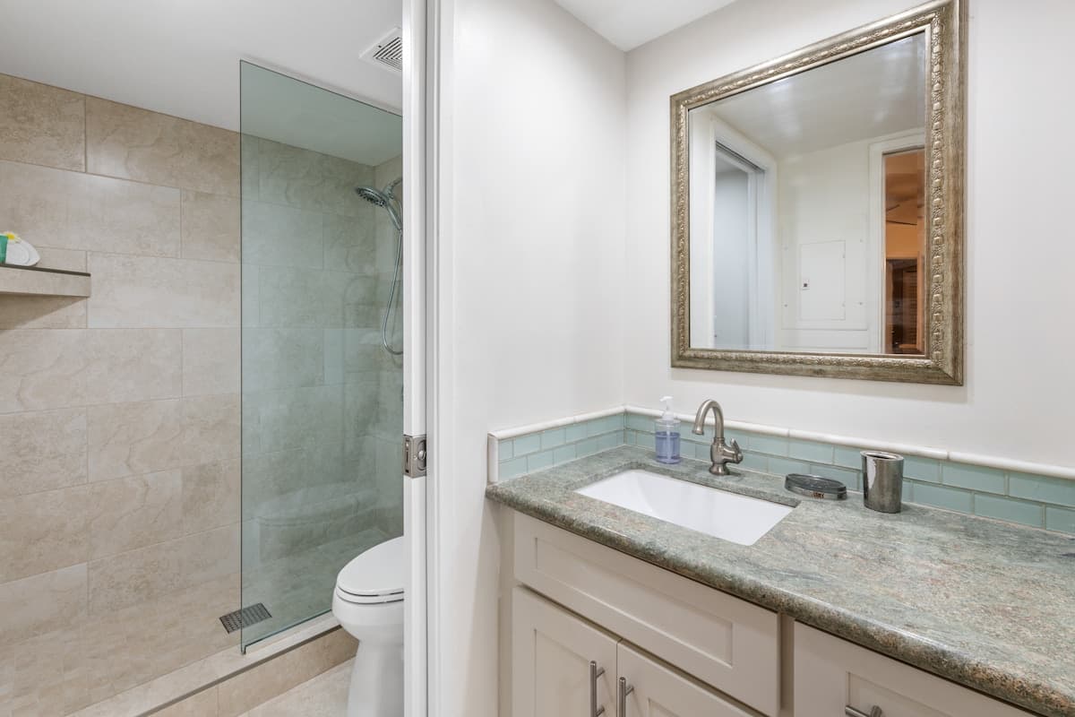 Condo in Kihei · ★4.94 · 1 bedroom · 2 beds · 1 private bath - Photo 4