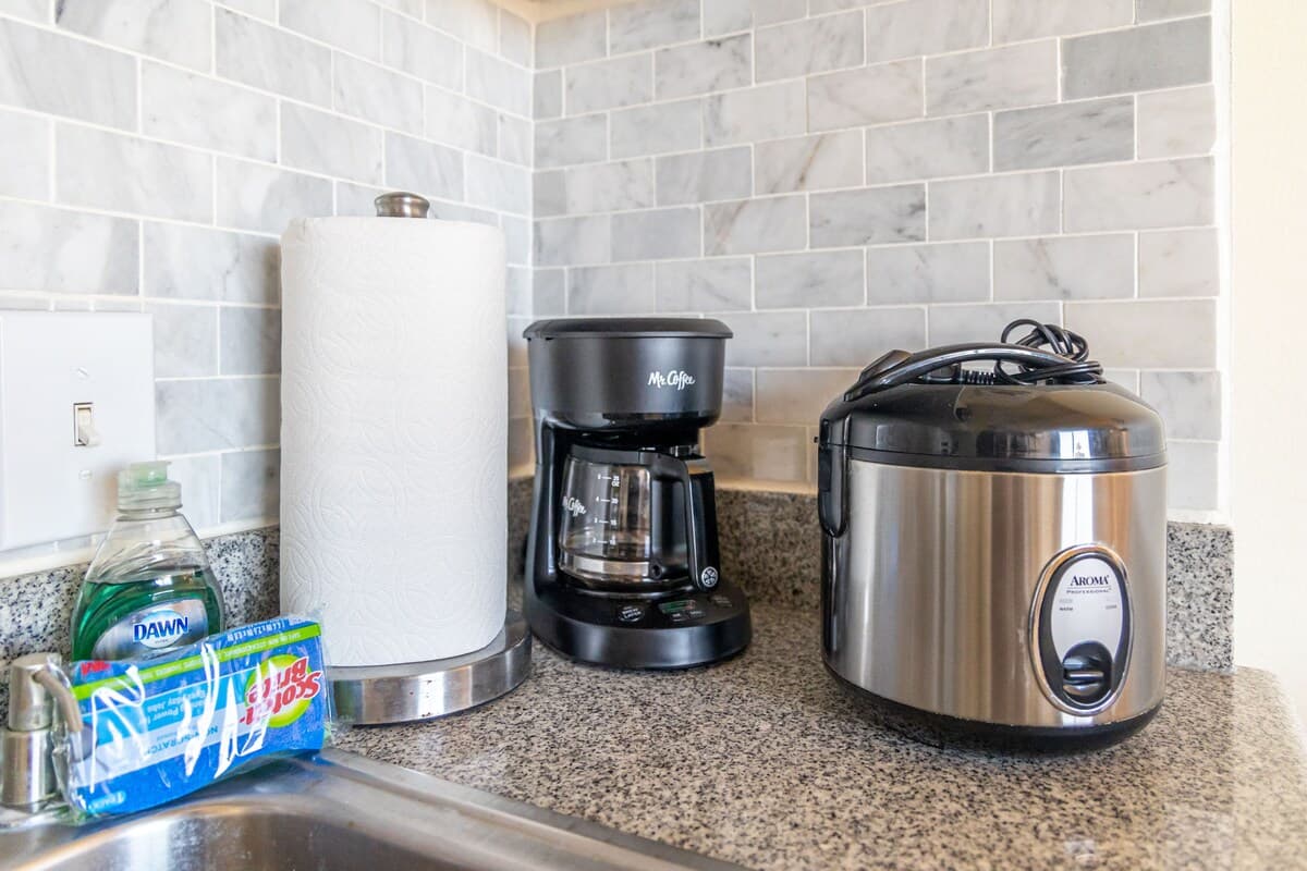 2B/2B/37th fl Amazing Ocean view condo w/kitchen - Photo 5
