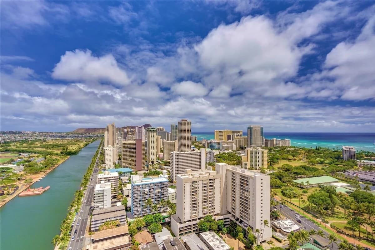 2B/2B/37th fl Amazing Ocean view condo w/kitchen - Photo 1