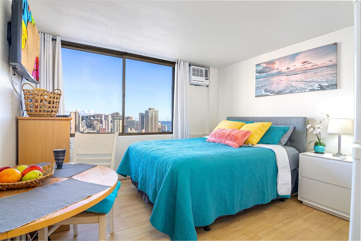 2B/2B/37th fl Amazing Ocean view condo w/kitchen - Photo 2