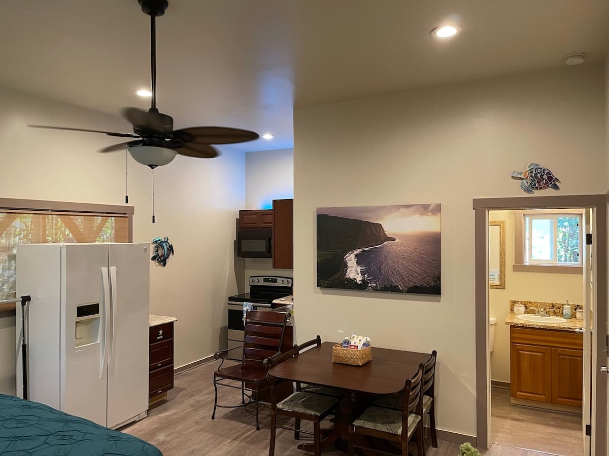Condo in Hilo · ★4.94 · 1 bedroom · 2 beds · 1 private bath - Photo 3