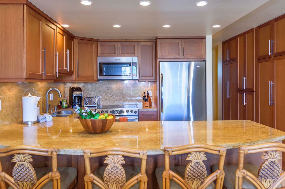 Condo in Lahaina · ★4.71 · 3 bedrooms · 3 beds · 3 baths - Photo 5