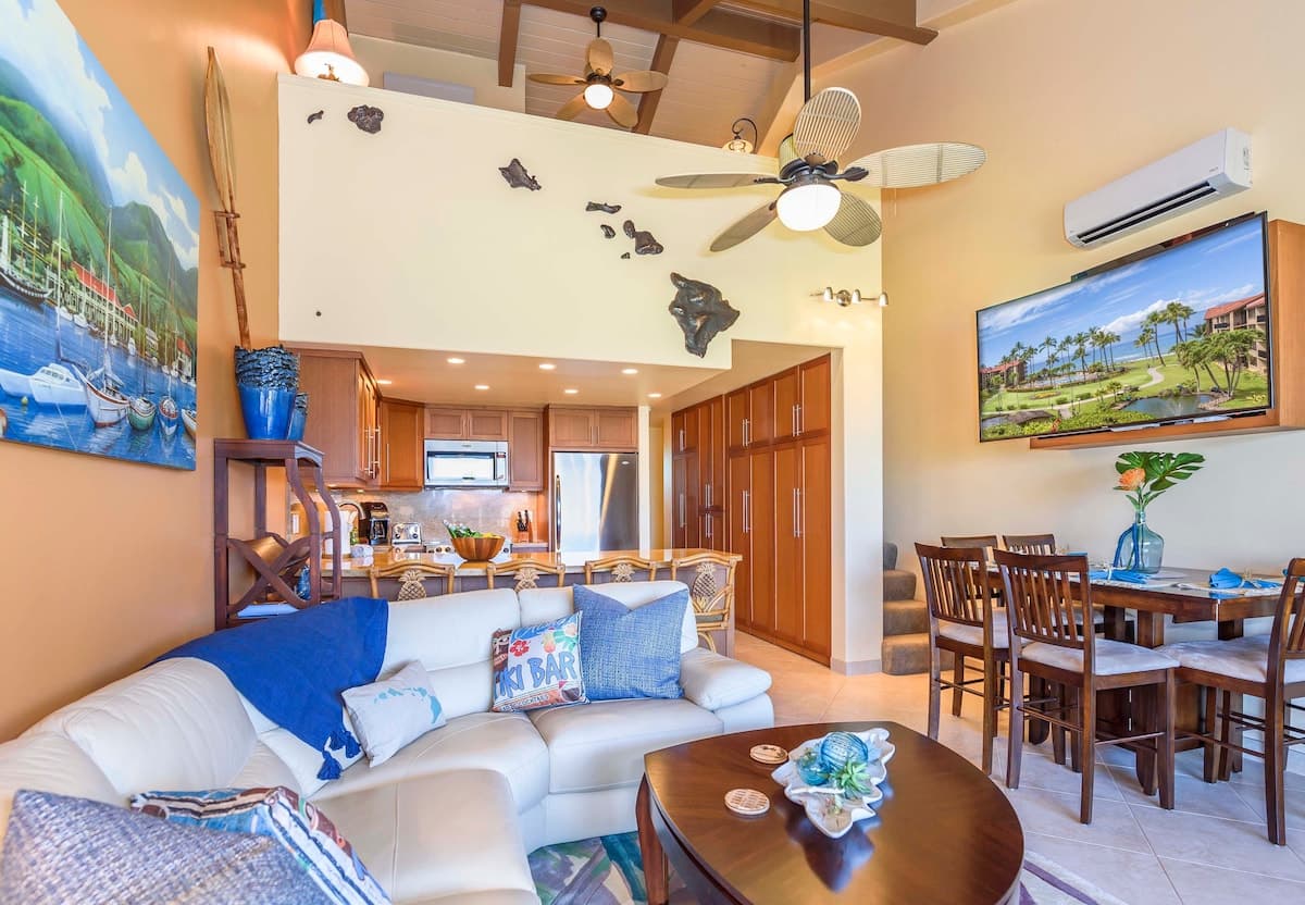 Condo in Lahaina · ★4.71 · 3 bedrooms · 3 beds · 3 baths - Photo 2