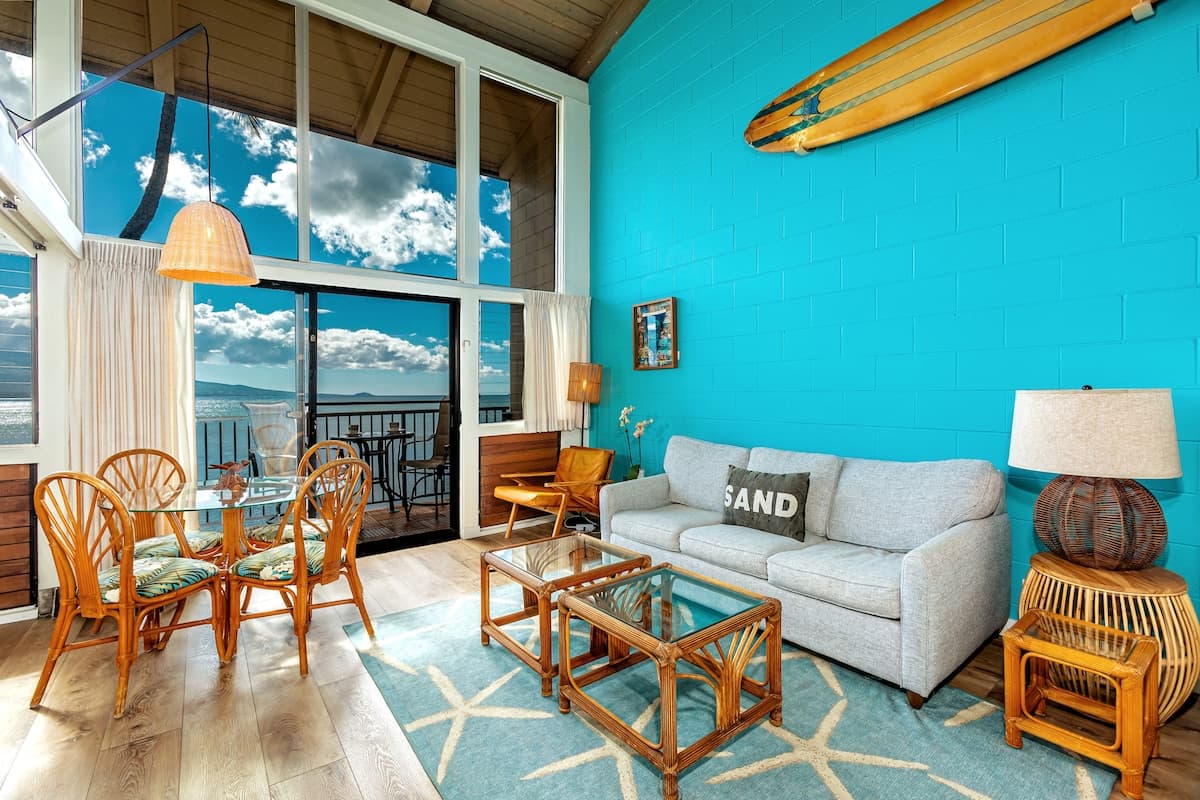 Condo in Wailuku · ★4.86 · 2 bedrooms · 4 beds · 2 private baths - Photo 1