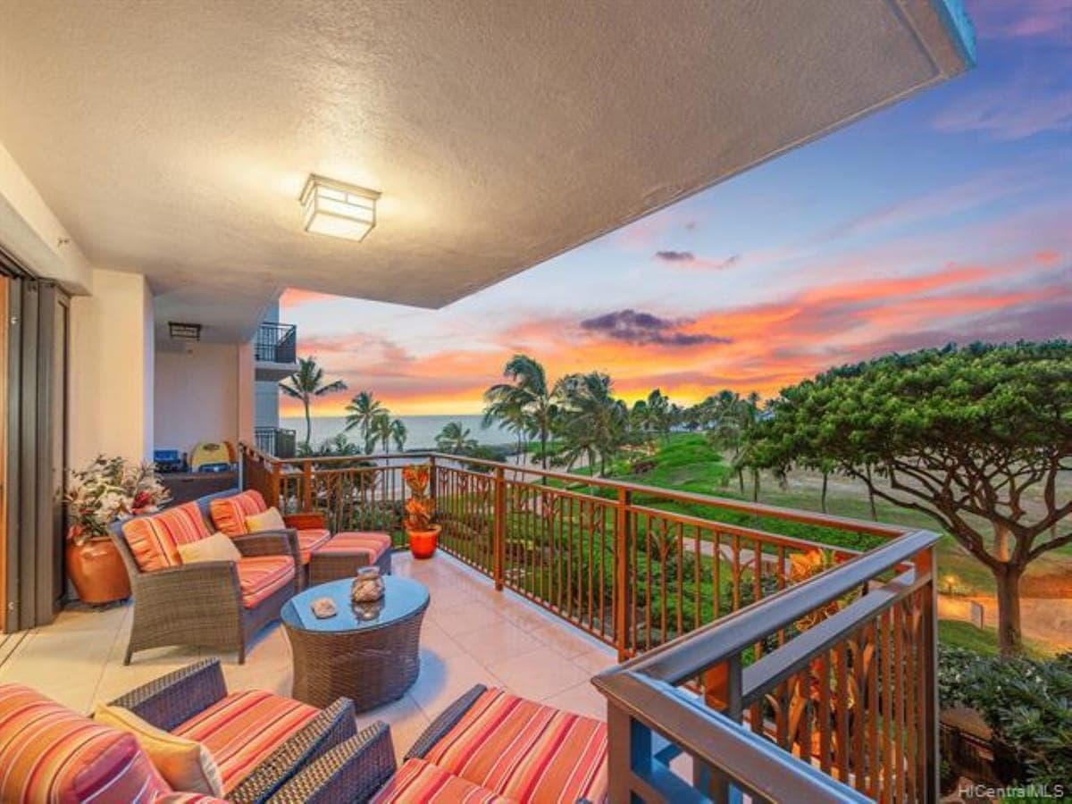 Condo in Kapolei · ★4.94 · 2 bedrooms · 5 beds · 2 private baths - Photo 1