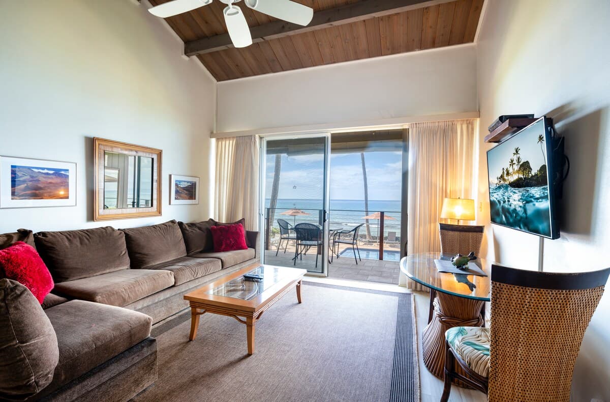 Condo in Lahaina · ★4.87 · 1 bedroom · 1 bed · 1 bath - Photo 4