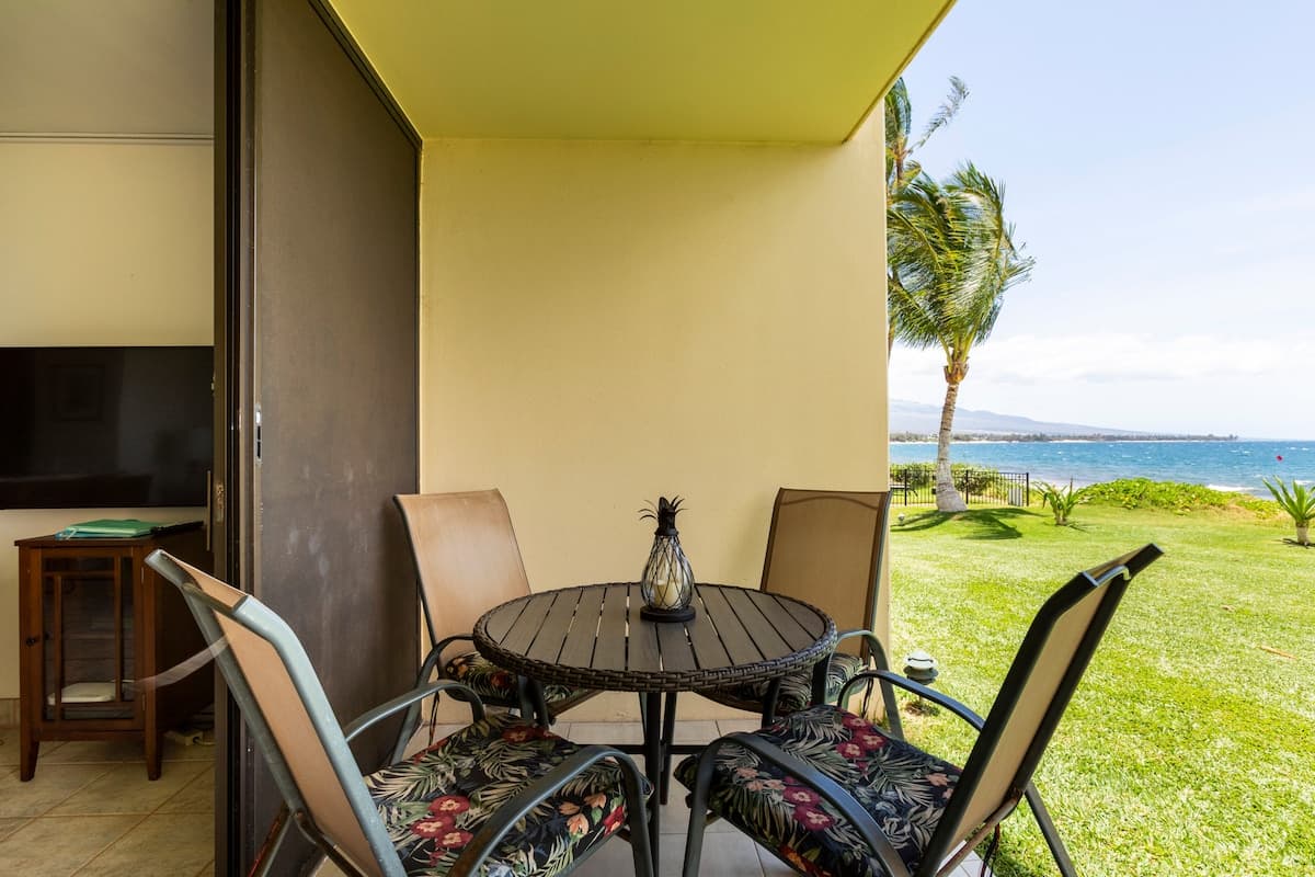 Condo in Kihei · ★4.86 · 1 bedroom · 2 beds · 1 private bath - Photo 5