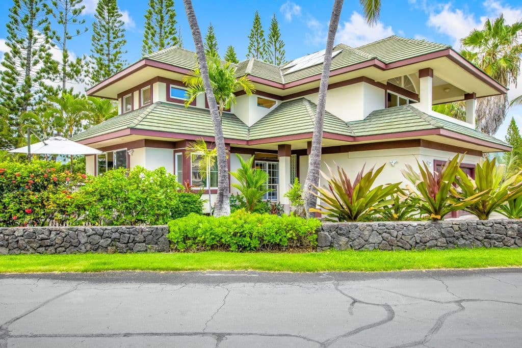 Home in Kailua-Kona · ★5.0 · 3 bedrooms · 3 beds · 3 baths - Photo 1