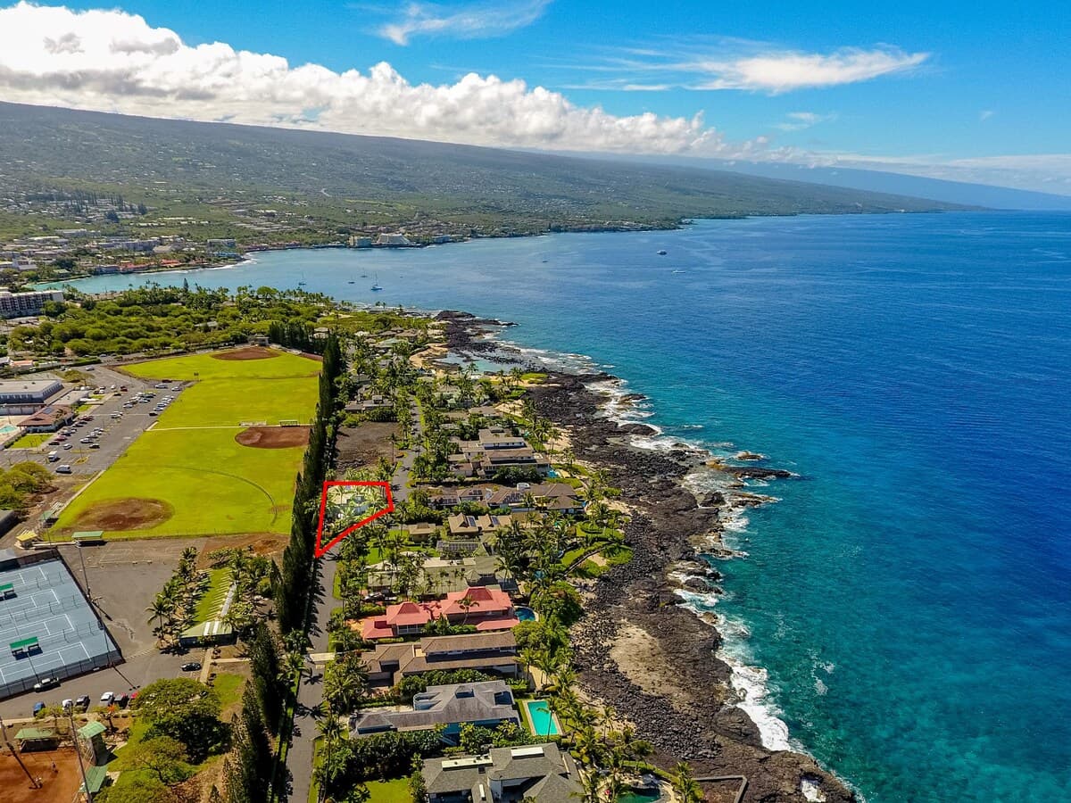 Home in Kailua-Kona · ★5.0 · 3 bedrooms · 3 beds · 3 baths - Photo 2