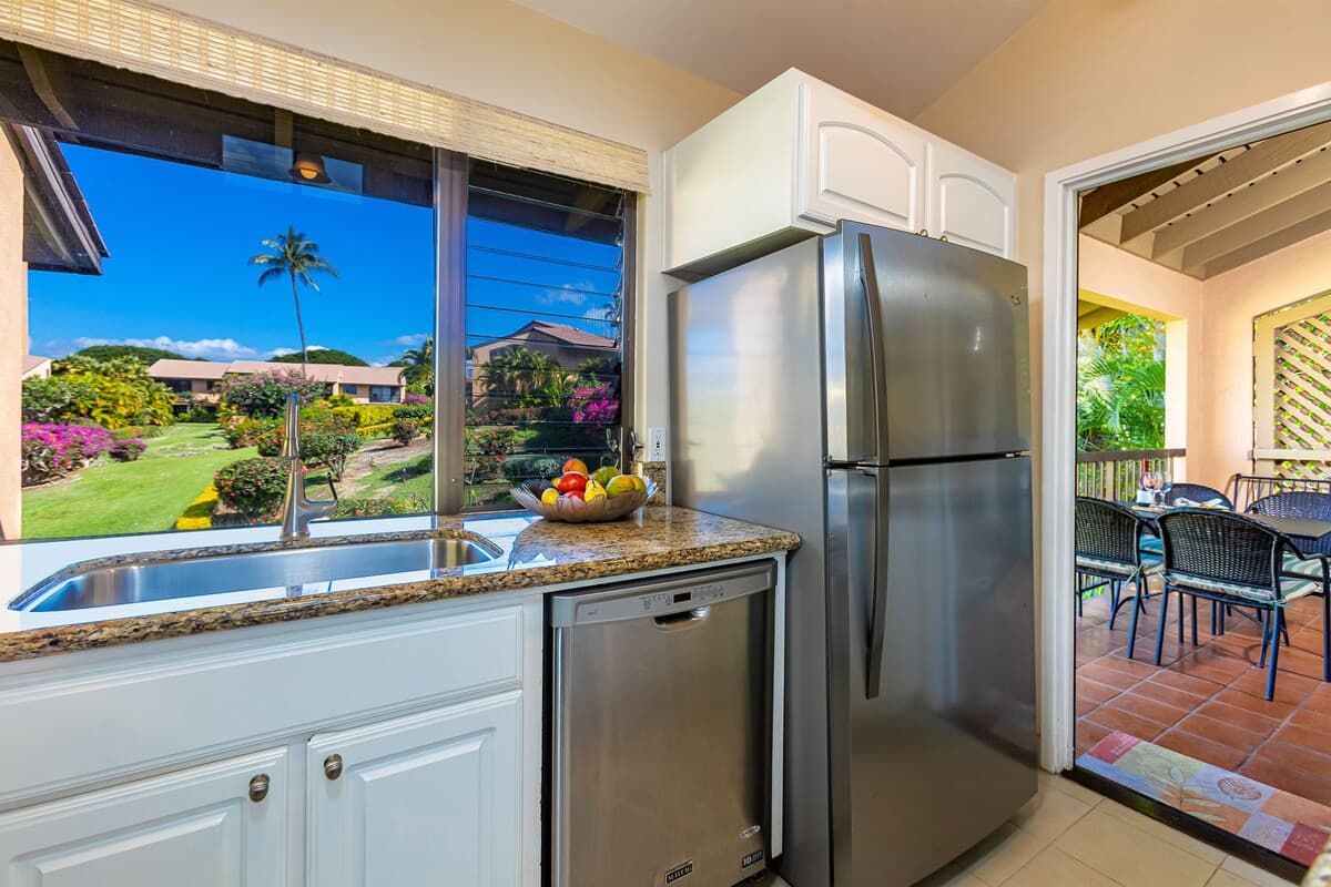 Condo in Kihei · ★4.96 · 1 bedroom · 2 beds · 1 bath - Photo 4