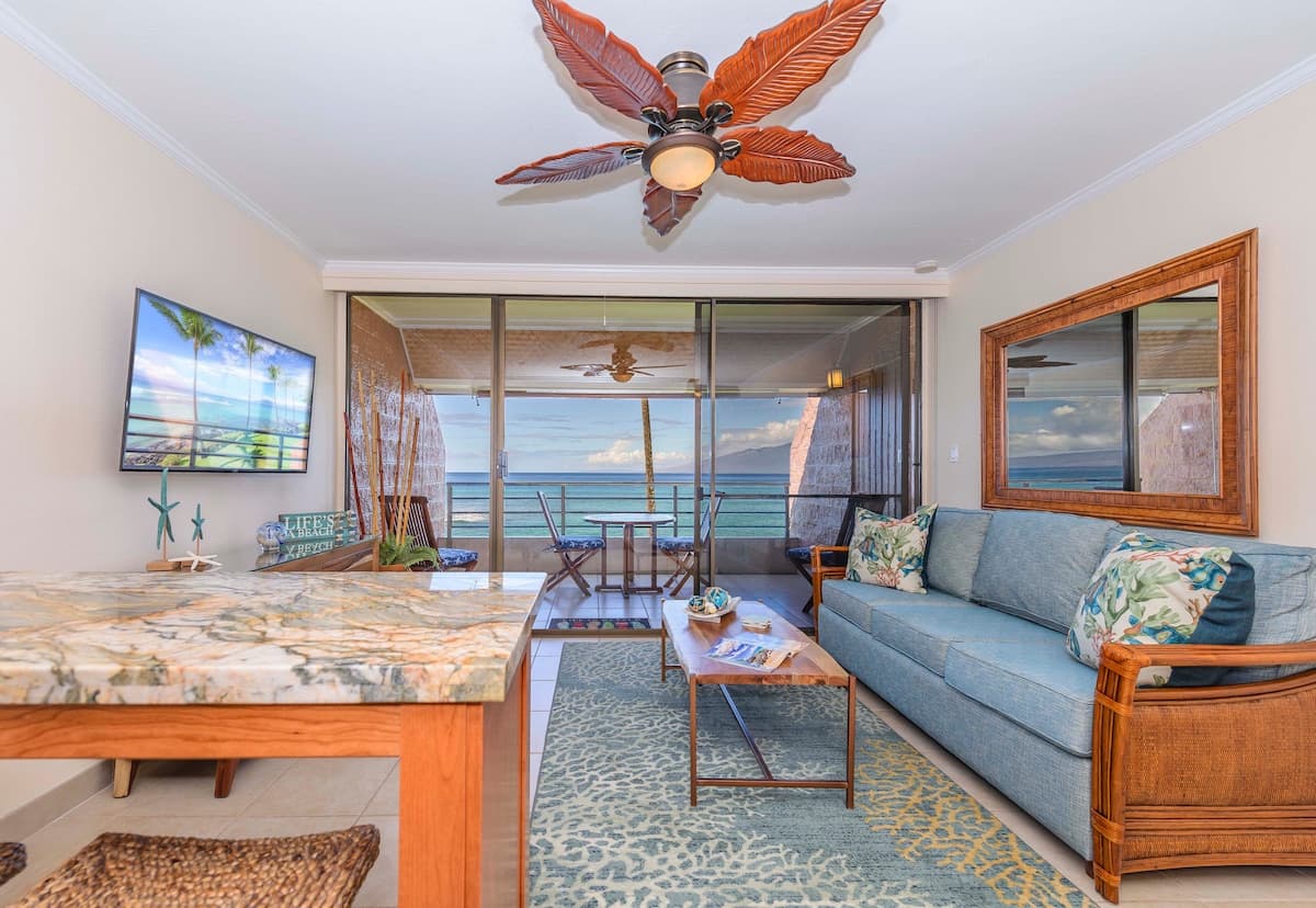 Condo in Lahaina · ★4.89 · 1 bedroom · 3 beds · 1 bath - Photo 5