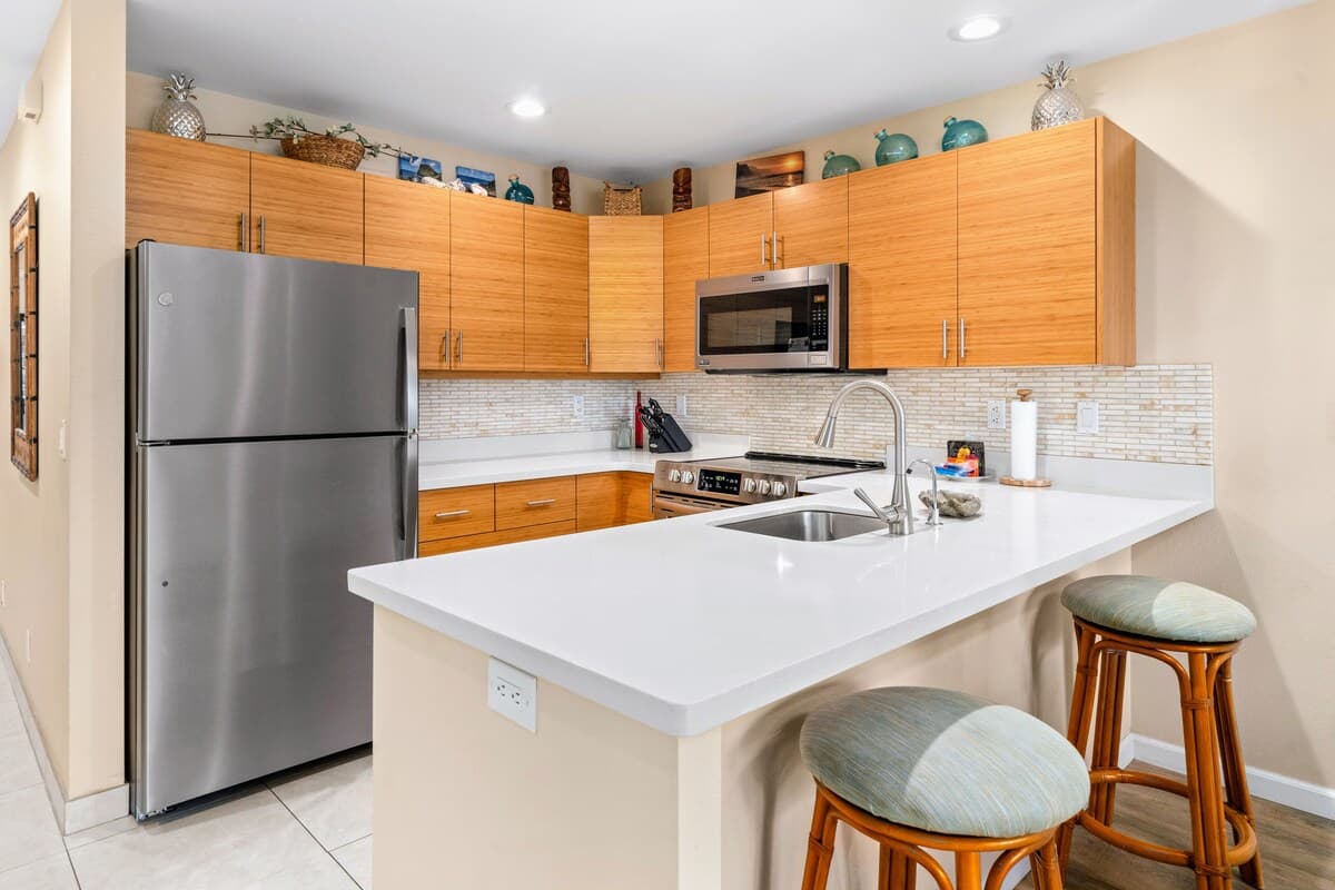 Condo in Kihei · ★4.82 · 1 bedroom · 2 beds · 2 baths - Photo 4