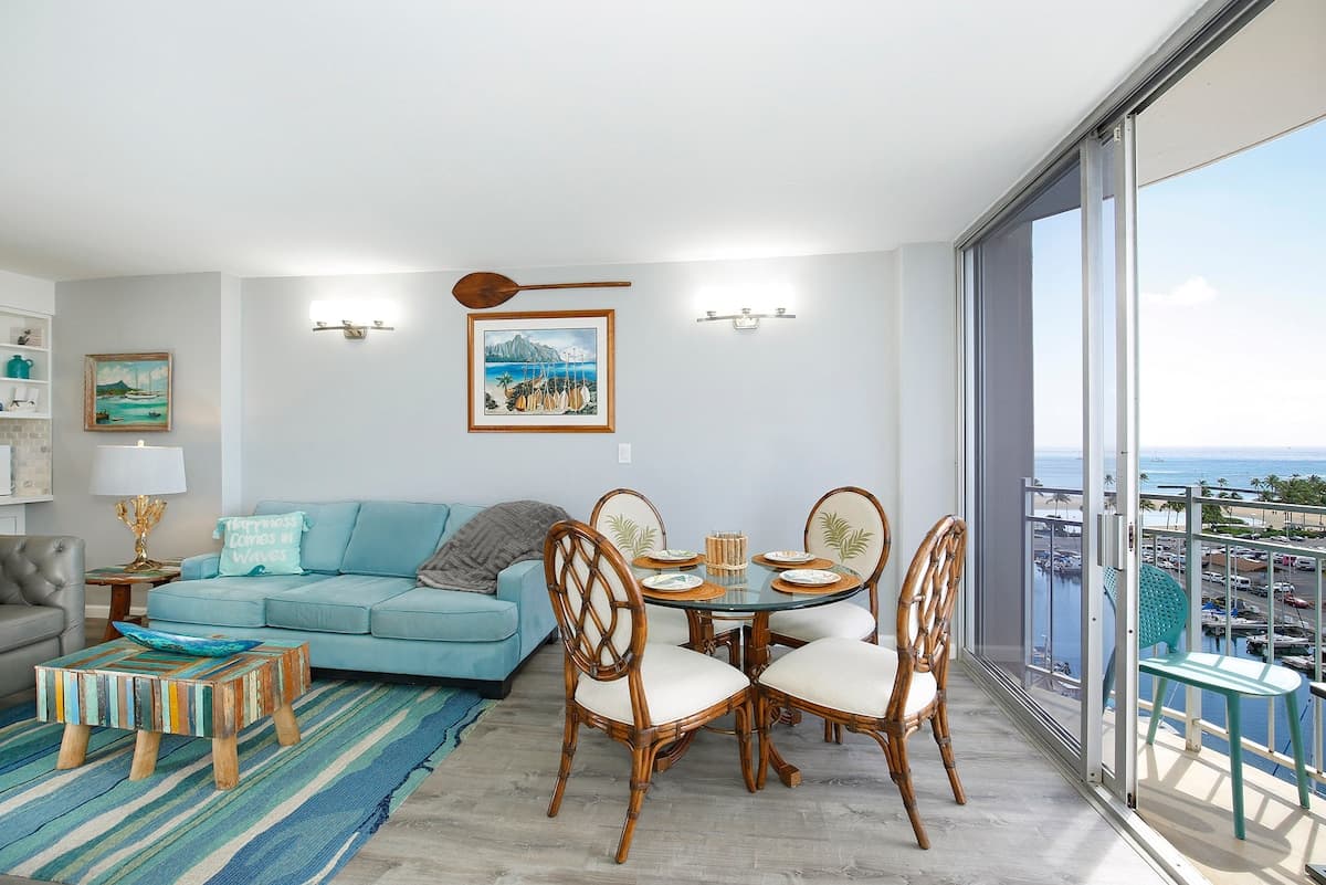 Condo in Honolulu · ★4.92 · 1 bedroom · 2 beds · 1 private bath - Photo 3