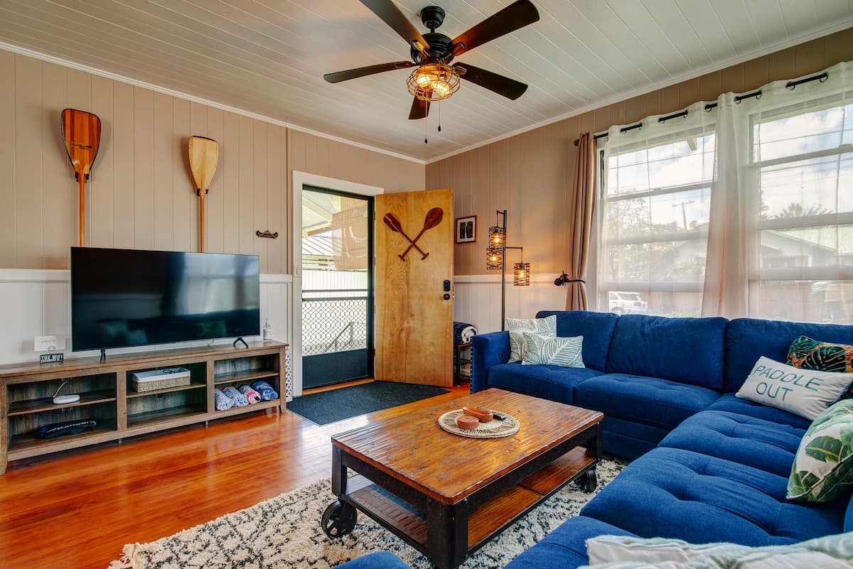 Home in Hilo · ★4.95 · 3 bedrooms · 3 beds · 1 private bath - Photo 1